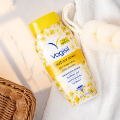 Dung dịch vệ sinh phụ nữ Vagisil Scentsitive Scents Daily Intimate Wash White Jasmine